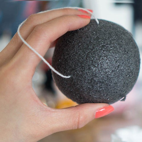 Natural Konjac Charcoal Exfoliating Sponge - Detox Facial Scrub & Cleansing Tool