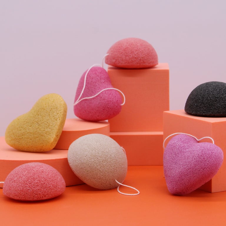 Natural Konjac Heart Sponge - Peach Exfoliating Bath Sponge for Gentle Skin Care