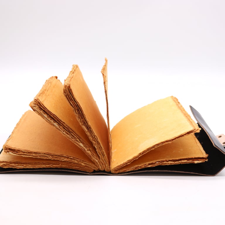 200-page Decle-edged Witchcraft Grimoire Book - 15x21cm (Product Type - Key Feature - Size)