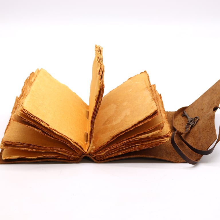Leather-bound Journal (200 pages, Decle-edged) - 13x18cm Layout
