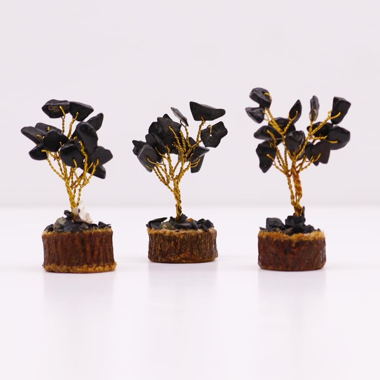 Mini Black Agate Gemstone Tree on Wooden Base, 15-Stone Decoration