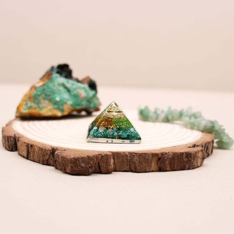 Sm Orgonite Pyramid - Copper and Gemchips Energy Healing Home Decor