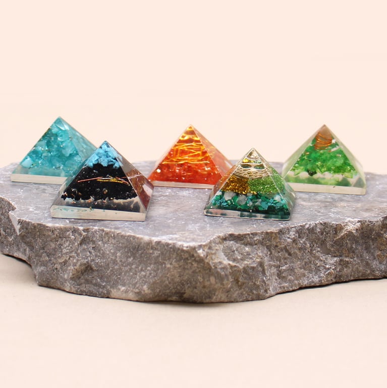 Sm Orgonite Pyramid - Copper and Gemchips Energy Healing Home Decor