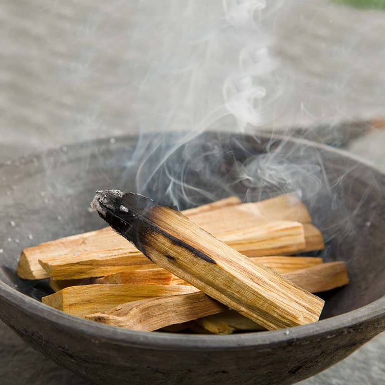 Authentic 50g Green Tree Palo Santo Sticks - Natural Spiritual Aromatherapy for Meditation and Relaxation
