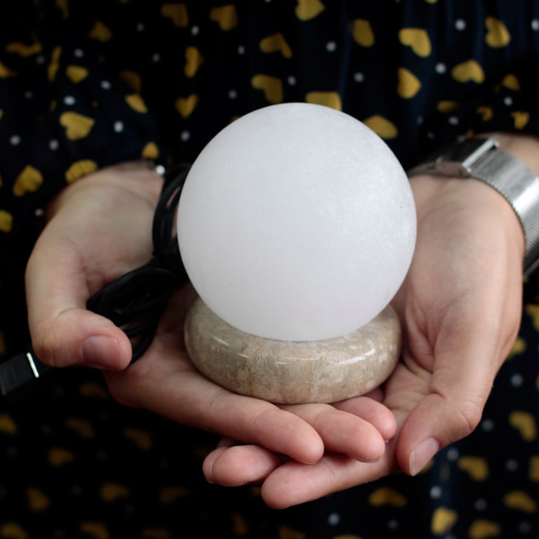 9cm White USB Salt Lamp (Quality Multi) - Energy Enhancing Ball by Unspecified Brand