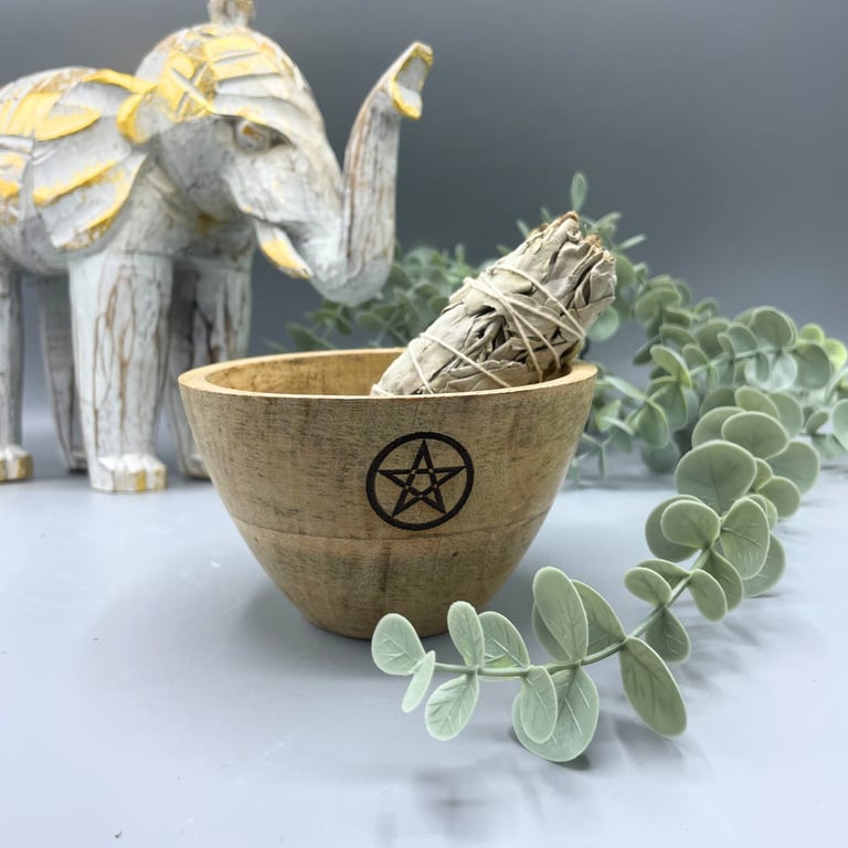Wooden Smudge and Ritual Offerings Bowl - Pentagram Design, 11x7cm Spiritual Cleansing Bowl for Sage and Smudging Ceremonies