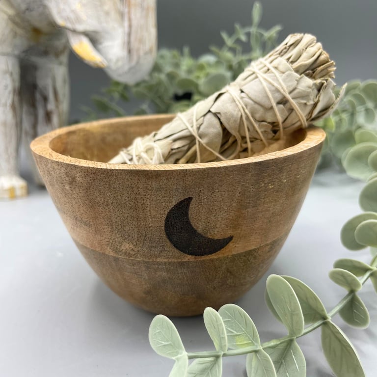 Wooden Smudge and Ritual Offerings Bowl - Three Moons Design, 11x7cm Sacred Space Holder for Incense and Intention