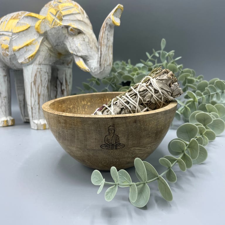 Wooden Smudge and Ritual Offerings Bowl - Buddha Design - 13x7cm Spiritual Bowl for Meditation and Altar Use