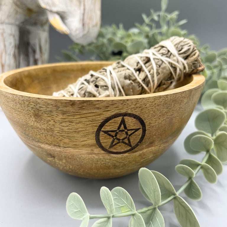 Wooden Smudge and Ritual Offerings Bowl - Pentagram Design - Cleansing Sage Ritual Tool 13x7cm