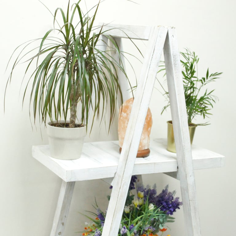 A-Frame Display Folding - Whitewash Finish