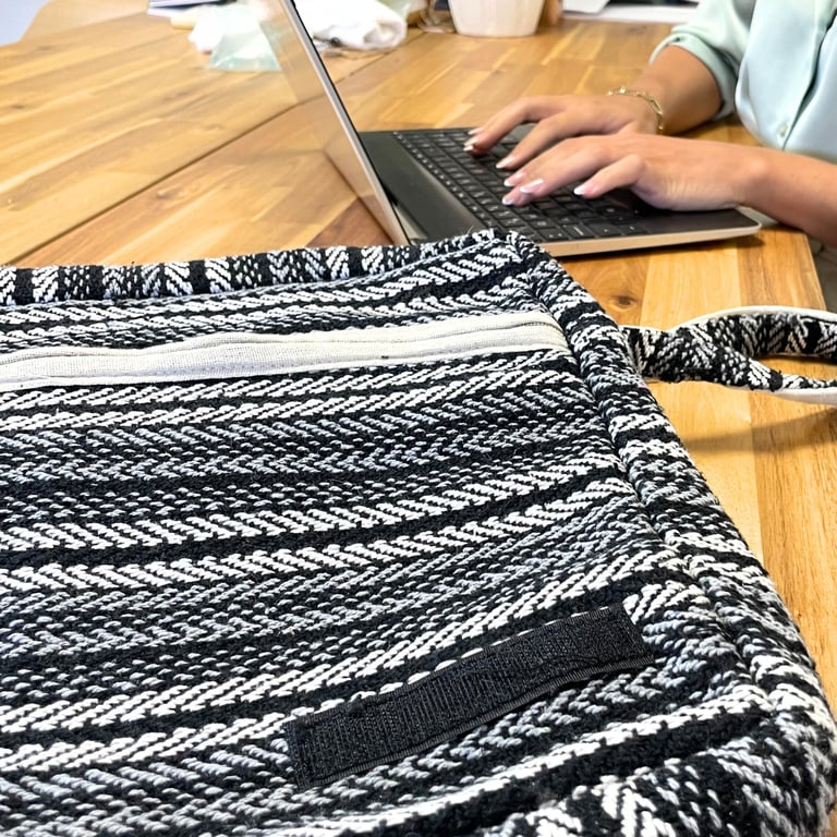 Laptop Bag - Padded, Striped Design - Soft Banjar