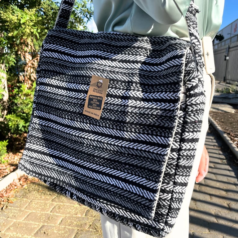 Laptop Bag - Padded, Striped Design - Soft Banjar