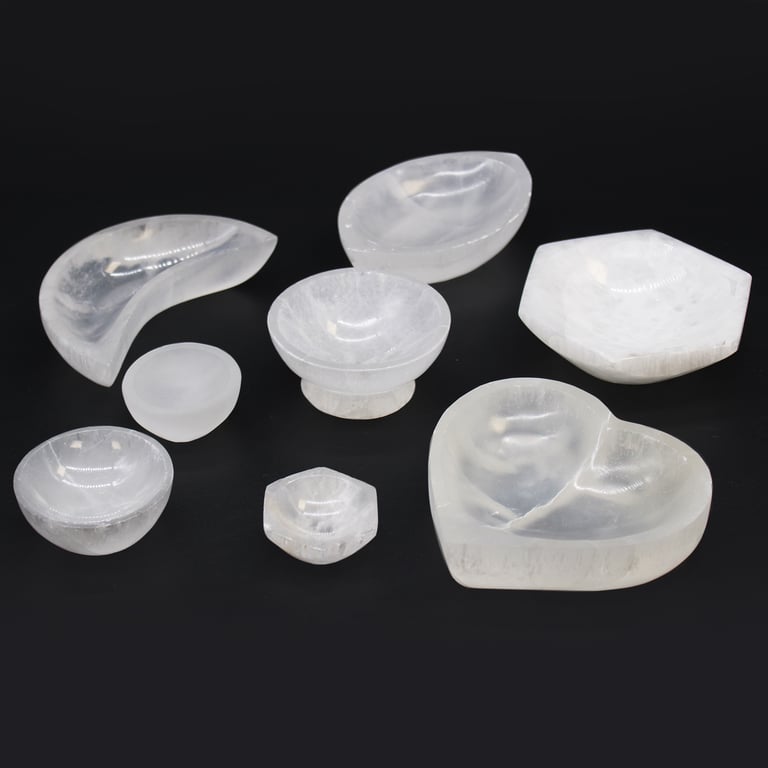 10cm Selenite Heart Bowl - Natural Crystal Decor, Aromatherapy & Jewelry Holder