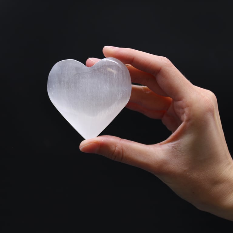 Selenite Heart Crystal 7-8cm Healing Stone for Spiritual Growth and Balance