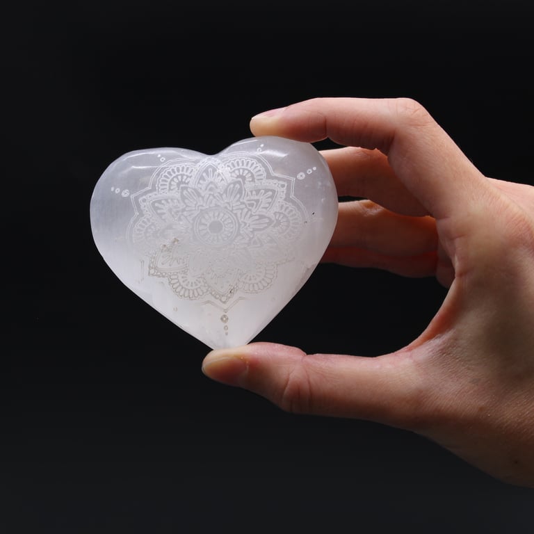7-8cm Selenite Heart with Mandala Engraving - Healing Crystal and Spiritual Decoration