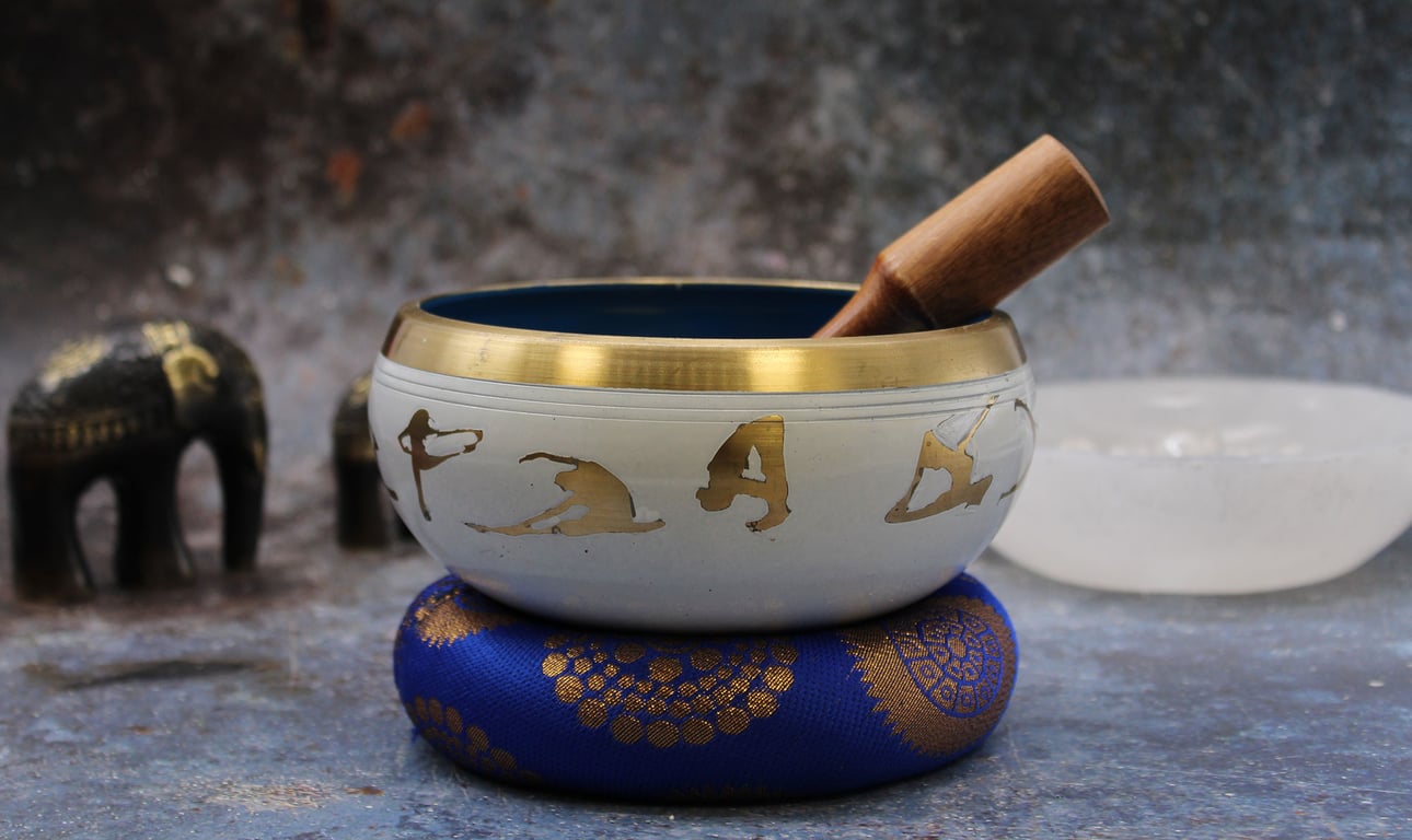 14cm White/Blue Yoga Singing Bowl Set (Meditation Accessory)