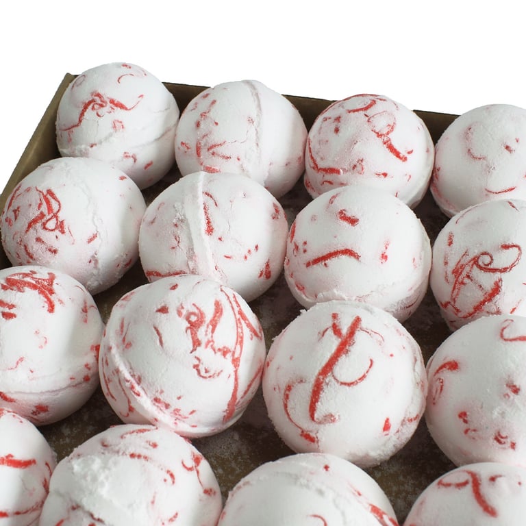 Tropical Paradise Coco Bath Bomb - Relaxing Strawberry Scent Bath Experience