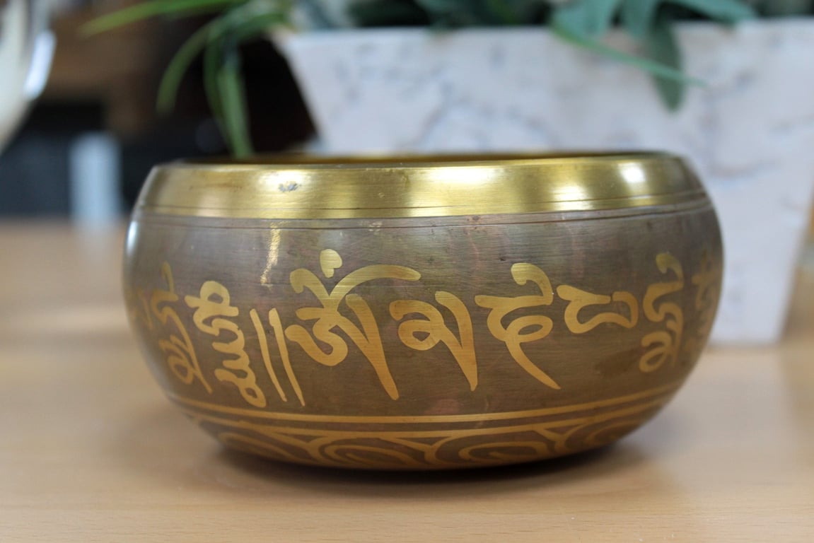 Large Five Buddha Singing Bowl - Handcrafted for Meditative Sound Experience