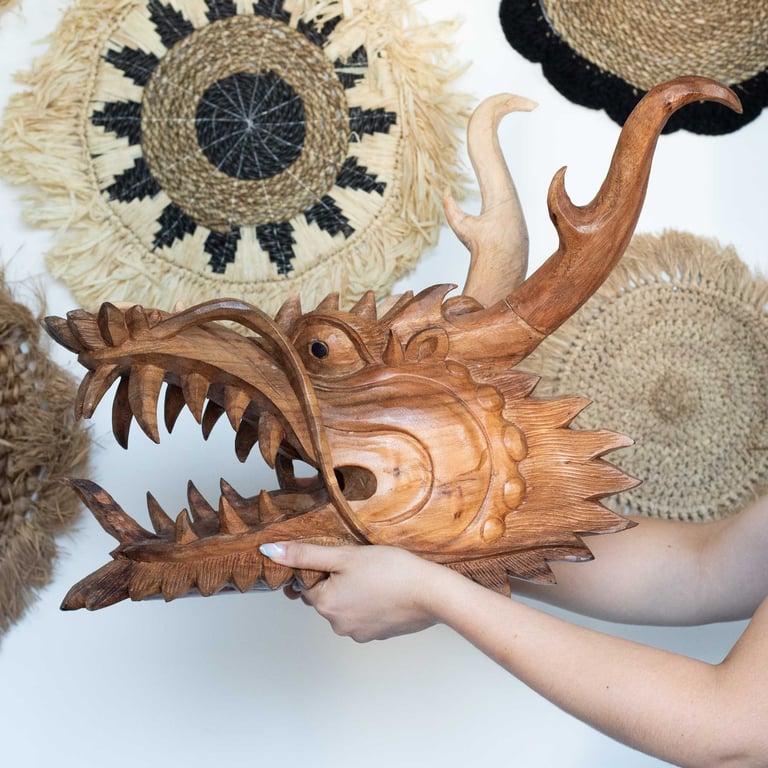 30cm Live-Size Dragon Head Carving - Handcrafted Detail by Artisans