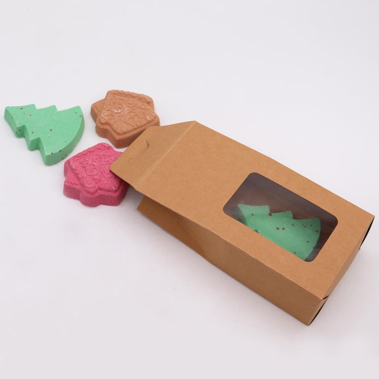 Gingerbread Town Christmas Bath Bomb Gift Pack - Scented Gingerbread Soak & Holiday Treats
