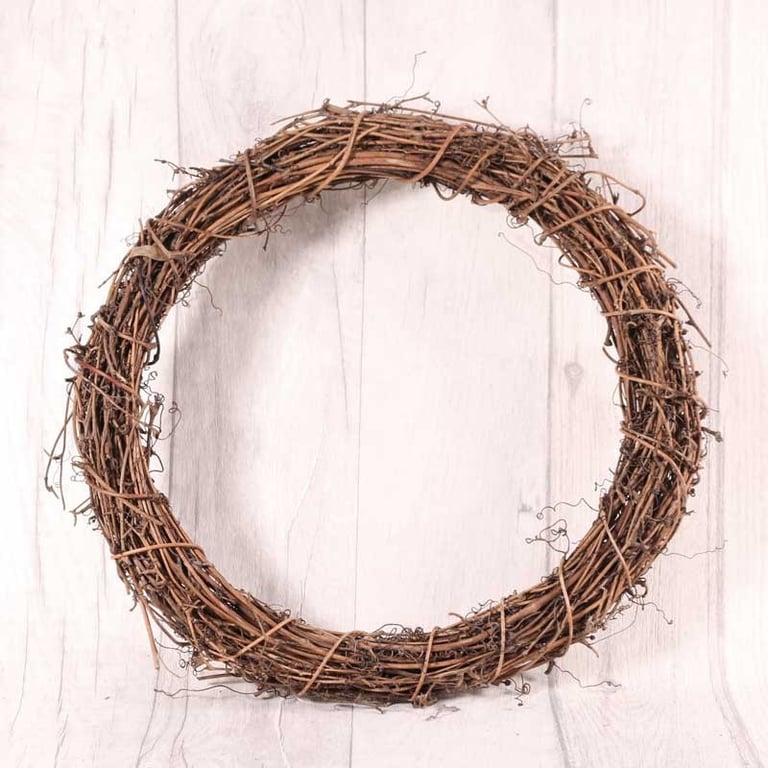 30cm Natural Vine Wreath - Handcrafted Outdoor Home Decor for Indoor and Garden Use