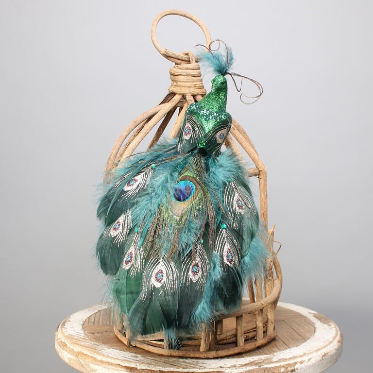Green Peacock Decorative Clip - Fashionable Home Accent with Unique Peacock Feather Design