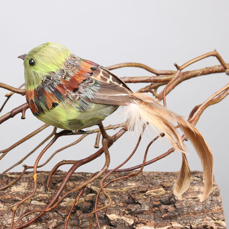 Green Bird Clip Feeder - Easy Outdoor Bird Feeding Solution for Your Garden
