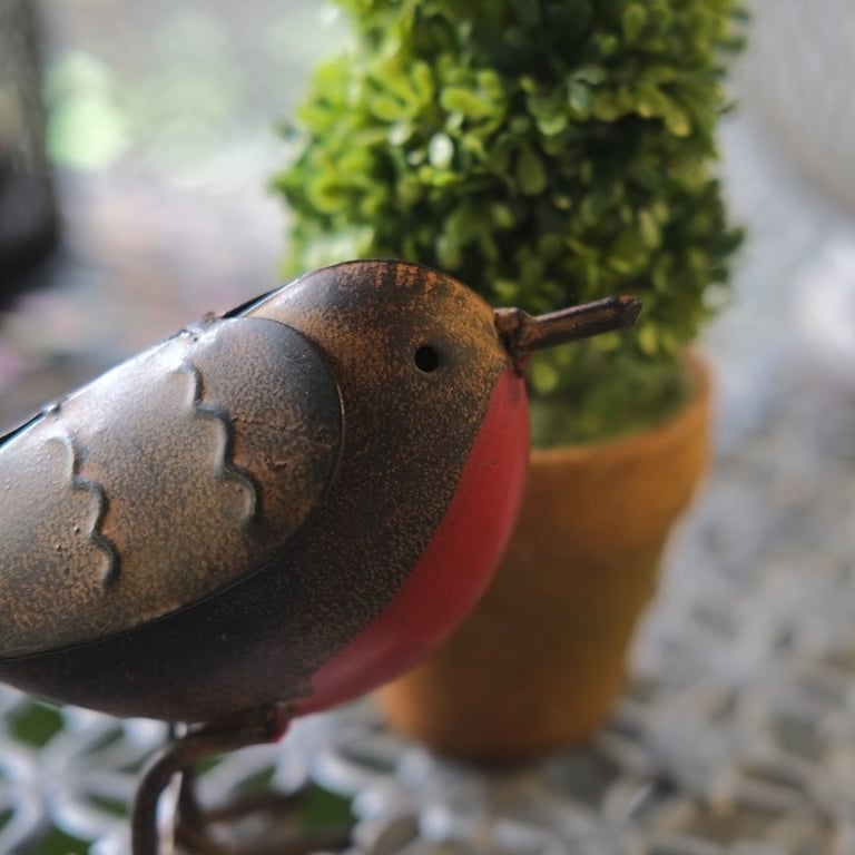 Tin Robin Modern Metal Sculpture Wall Art Home Decor Piece