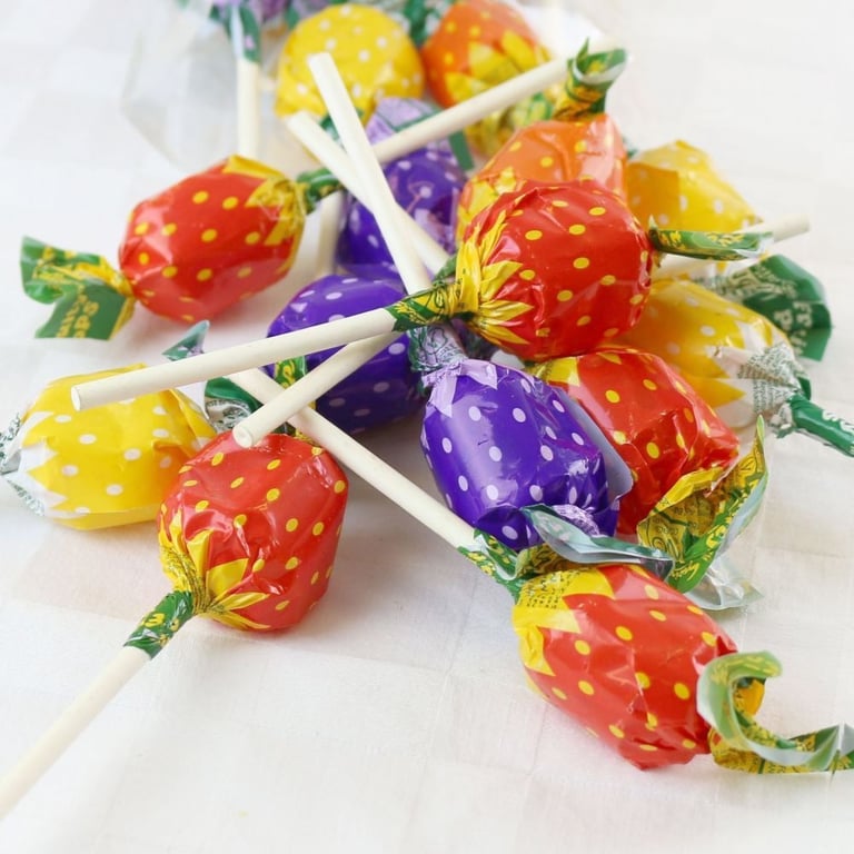 Fruity Pops Pack of 25 - Sweet Fruit Flavored Treats for Kids Party Favors