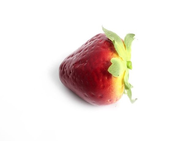 Artificial Artificial Strawberries - Realistic Garden Decorations and Party Centerpieces