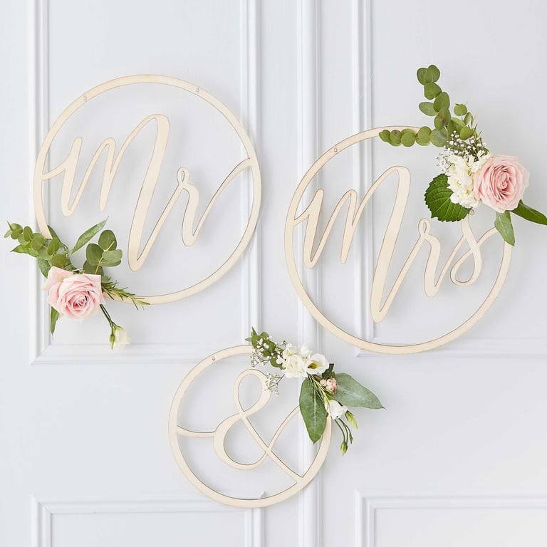 Mr and Mrs Wooden Hoops Rustic Wall Art Decoration for Home and Wedding Decor