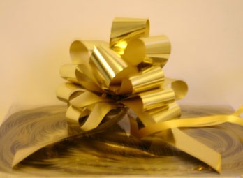 Gold Metallic Pull Bow 31mm - Elegant Houseware Decor for Home Interior Design