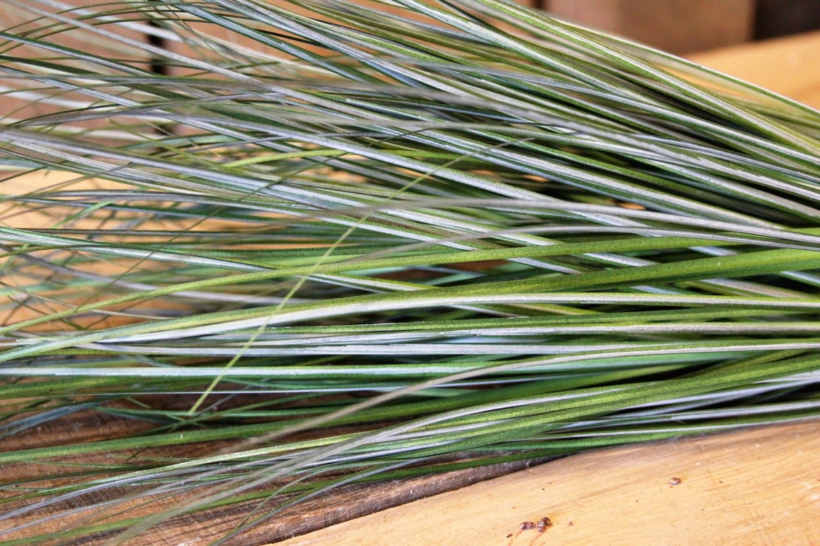 PVC Grass Bush 68cm - Synthetic Outdoor Decoration for Home Landscaping
