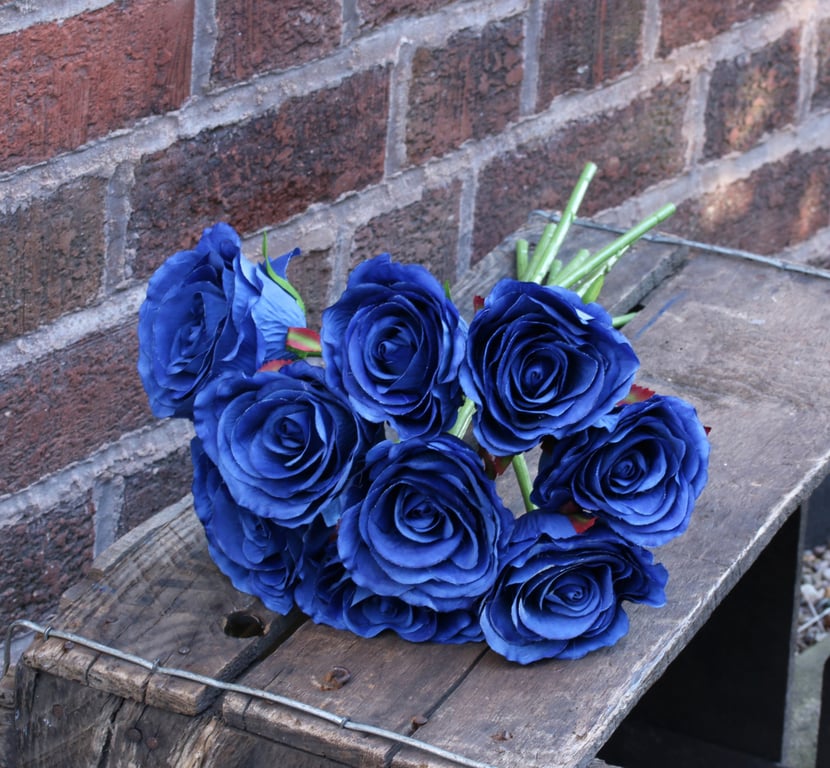 Rose Bundle Blue - Rustic Floral Arrangement for Home & Garden Decor