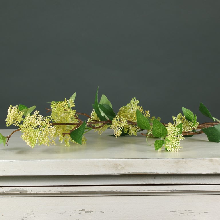 Tintagel Wild Berry Spray Yellow - Invigorating Outdoor Fragrance for Home & Garden