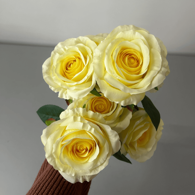 Camelot Pale Yellow Rose Bunch (7 Heads) - Garden Flowers for Home Decor and Wedding Floral Arrangements