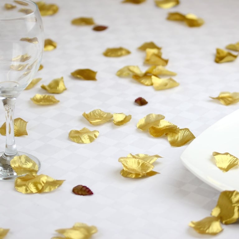 Metallic Gold Rose Petals for Wedding Decor and Home Decoration