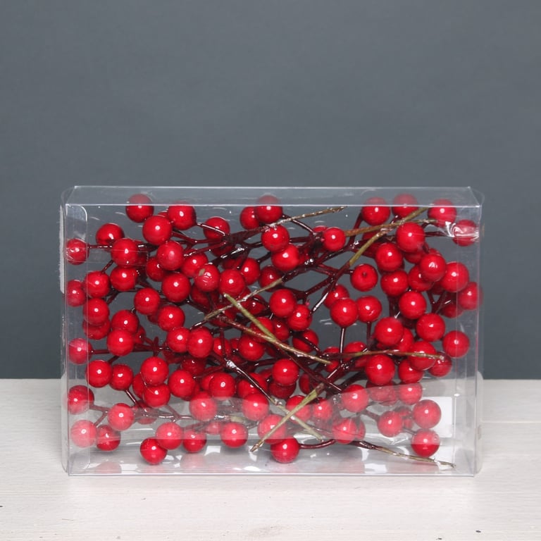 Large Bright Red Berries Home Decor Spray - 12 Bunches of Vibrant Garden Decoration