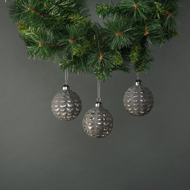 Naida Glass Acorn Bauble Pewter & Silver Decoration Set (4 Pieces) - Home Decor Ornaments