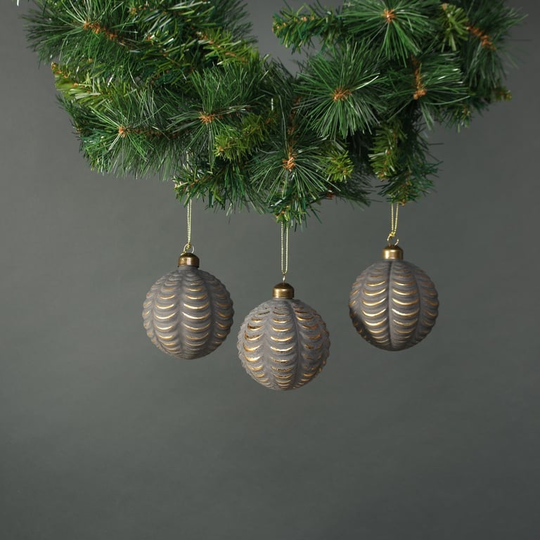 Luna Glass Frill Bauble Pewter & Gold Home Decor Set of 4 - Elegant Christmas Ornament Collection