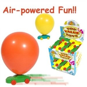 Christmas Balloon Racer Car - 11cm Festive Toy for Kids, Balloon Powered Fun