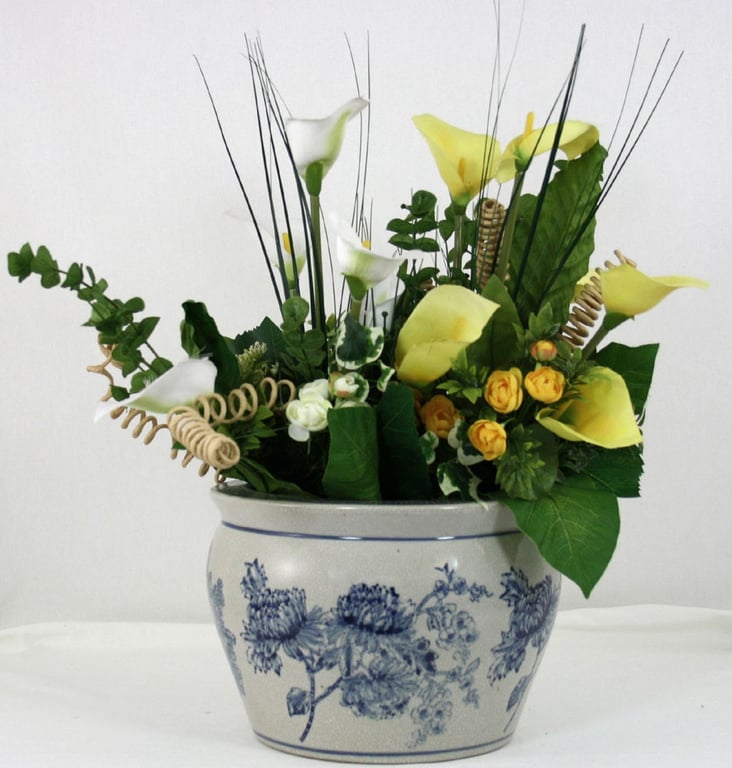 Ceramic Vintage Blue & White Magnolia Planter - Frost Resistant Garden Decor
