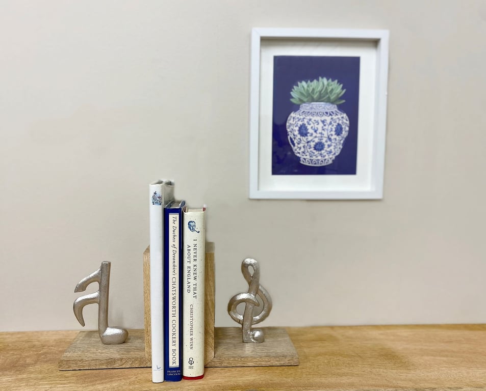 Musical Note Wooden Bookends - Treble Clef & Semiquaver Design