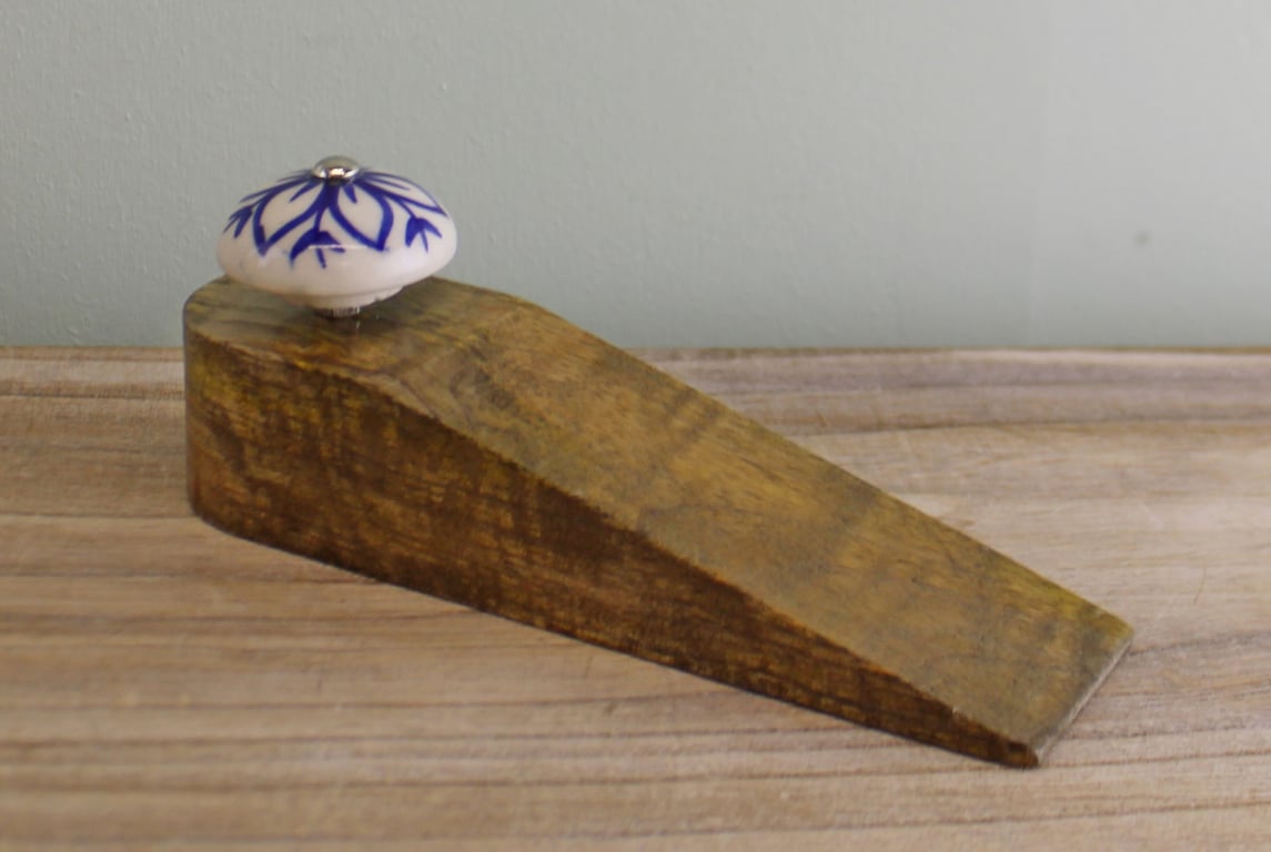 High Quality Mango Wood Door Wedges with Blue and White Ceramic Knobs