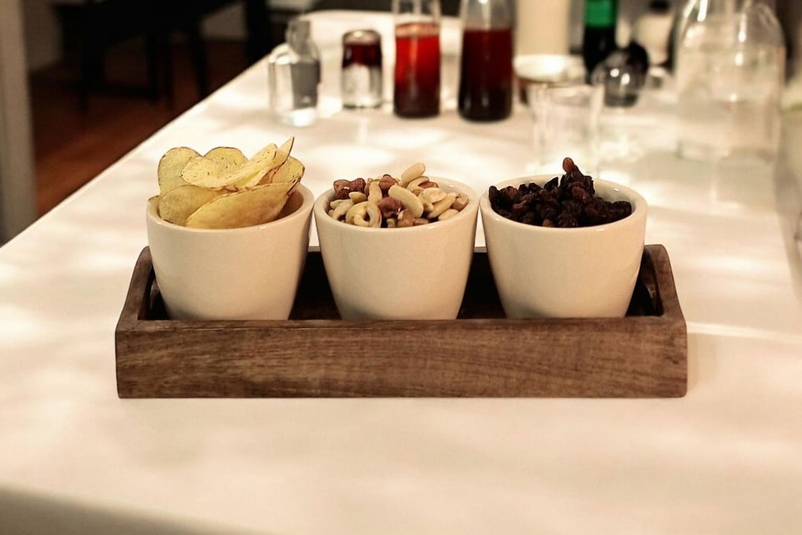 Country Cottage Collection - 3 Handcrafted Ceramic Snack Bowls with Mango Wood Tray