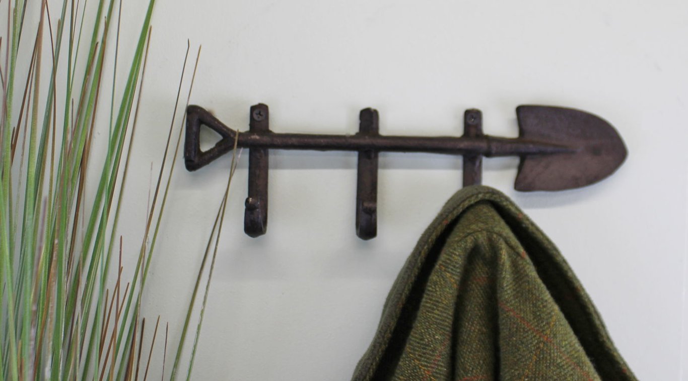 Rustic Metal Wall Hooks - Garden Spade Design, 3 Hooks, Distressed Finish