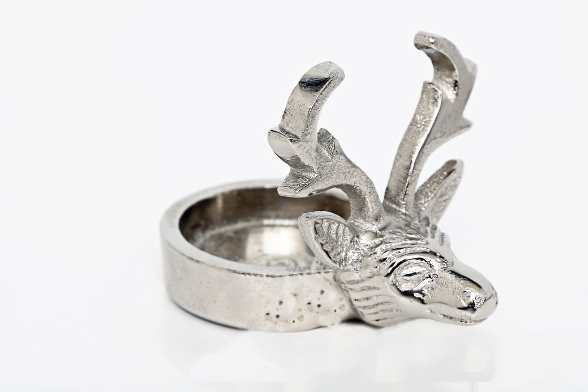 Silver Metal Tealight Holder With Elegant Stags Head Design