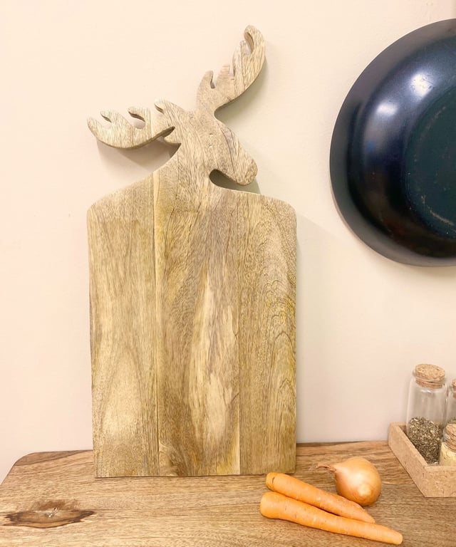Natural Wooden Deer Chopping Board 45cm - Carved Stag Head Design Home Decor Kitchen Cutting Board