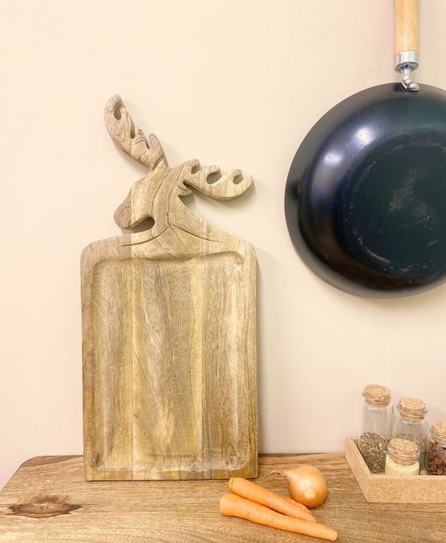 Natural Wooden Deer Chopping Board 45cm - Carved Stag Head Design Home Decor Kitchen Cutting Board