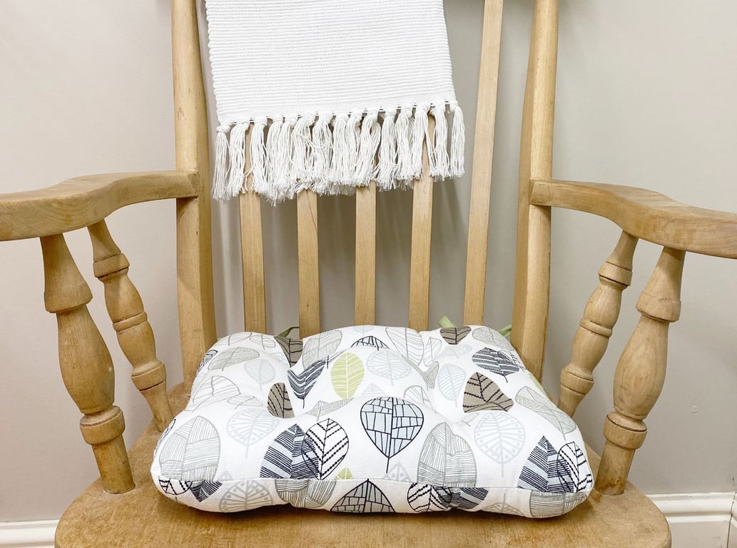 Contemporary Green Leaf Print Fabric Seat Pad with Ties - Machine Washable Home Furnishing
